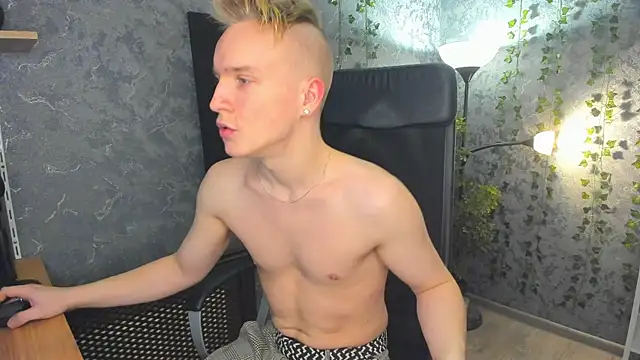 Snapshot of AlexxSweet chatting on 3, 2, 2025 AlexxSweet online show from 3, 2, 2025
