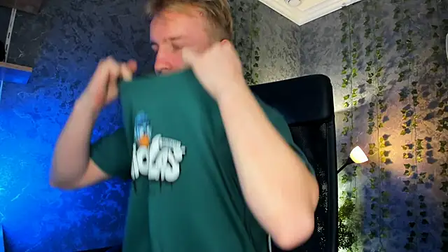 Snapshot of AlexxSweet chatting on 3, 10, 2025 AlexxSweet online show from 3, 10, 2025