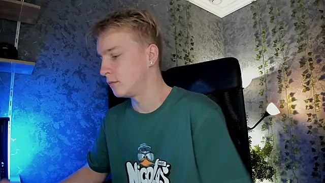 Snapshot of AlexxSweet chatting on 12, 10, 2025 AlexxSweet online show from 12, 10, 2025