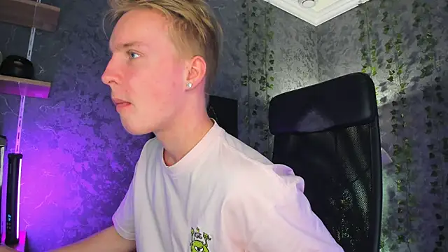 Snapshot of AlexxSweet chatting on 18, 10, 2025 AlexxSweet online show from 18, 10, 2025