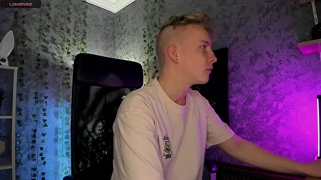 Snapshot of AlexxSweet chatting on 24, 10, 2025 AlexxSweet online show from 24, 10, 2025