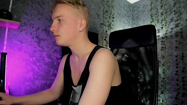 Snapshot of AlexxSweet chatting on 25, 10, 2025 AlexxSweet online show from 25, 10, 2025