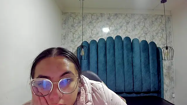 nalalye cruzz  online show from 3, 10, 2025