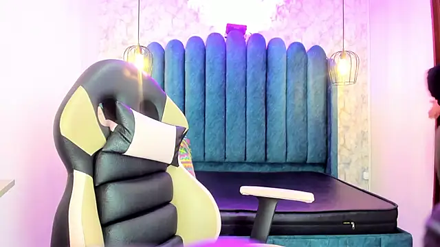 nalalye cruzz  online show from 26, 10, 2025