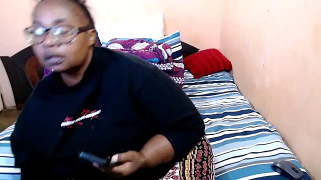 Snapshot of ZOQULUx chatting on 28, 4, 2026 ZOQULUx online show from 28, 4, 2026