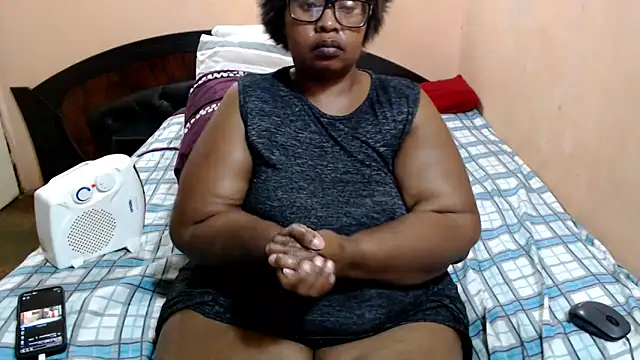 Snapshot of ZOQULUx chatting on 10, 5, 2026 ZOQULUx online show from 10, 5, 2026