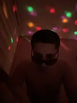 Snapshot of WhiteeMen chatting on 16, 11, 2025 WhiteeMen online show from 16, 11, 2025