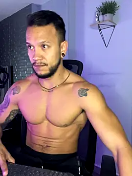 ARON TAYLER01 online show from 26, 9, 2025