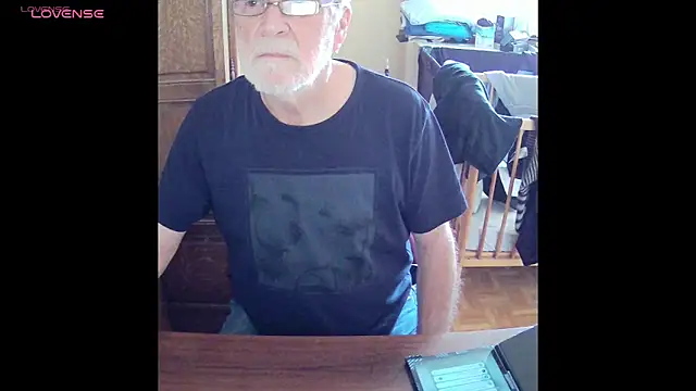 Snapshot of terrybare chatting on 7, 6, 2026 terrybare online show from 7, 6, 2026