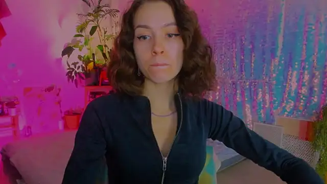 poli   online show from 1, 1, 2025