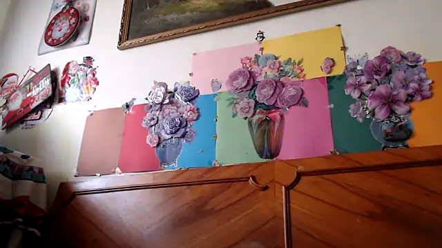 EllyseJenner online show from 21, 4, 2026