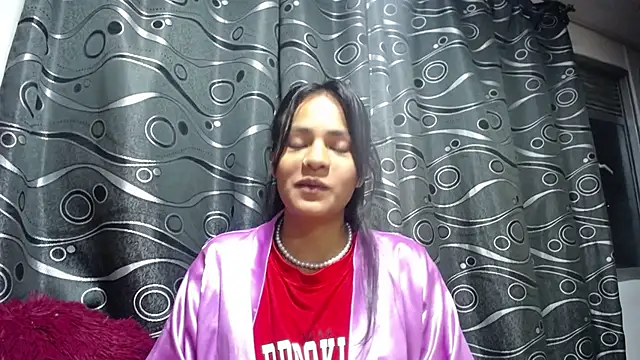 Snapshot of Samara_Beltran chatting on 12, 12, 2024 Samara Beltran online show from 12, 12, 2024