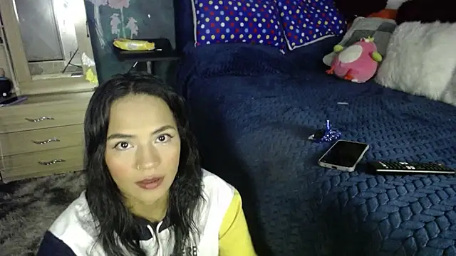 Snapshot of Samara_Beltran chatting on 17, 12, 2024 Samara Beltran online show from 17, 12, 2024