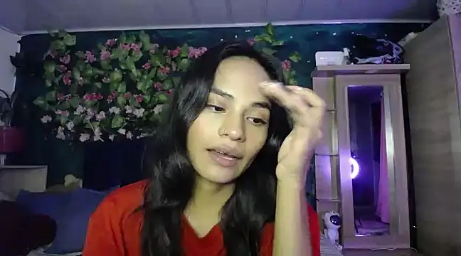 Snapshot of Samara_Beltran chatting on 1, 2, 2025 Samara Beltran online show from 1, 2, 2025