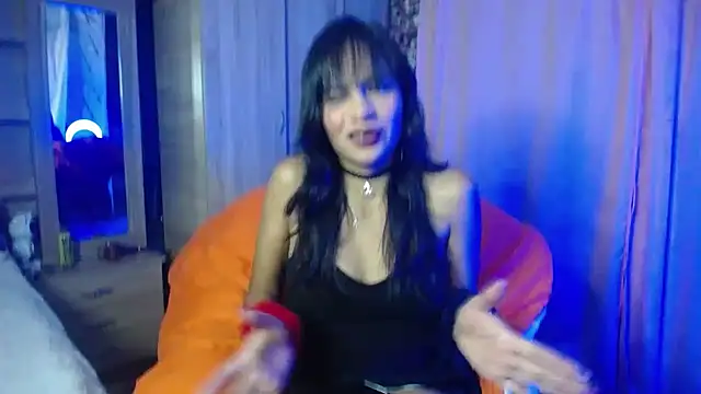Snapshot of Samara_Beltran chatting on 4, 2, 2025 Samara Beltran online show from 4, 2, 2025