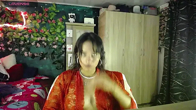 Snapshot of Samara_Beltran chatting on 14, 2, 2025 Samara Beltran online show from 14, 2, 2025