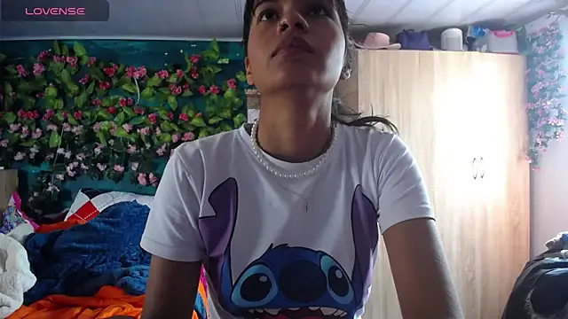 Snapshot of Samara_Beltran chatting on 15, 2, 2025 Samara Beltran online show from 15, 2, 2025