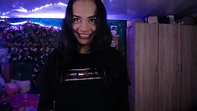 Snapshot of Samara_Beltran chatting on 22, 2, 2025 Samara Beltran online show from 22, 2, 2025