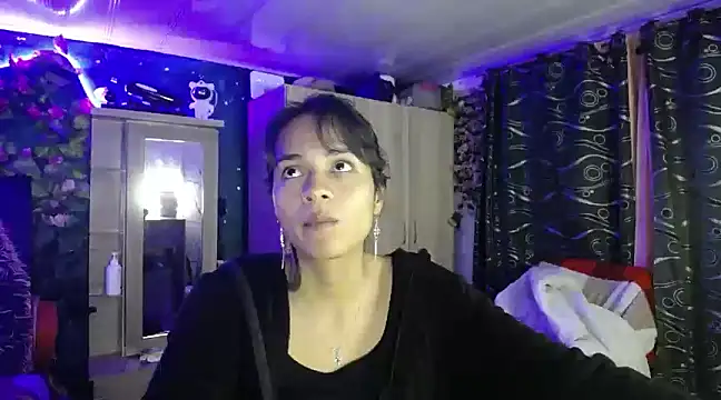 Snapshot of Samara_Beltran chatting on 23, 2, 2025 Samara Beltran online show from 23, 2, 2025