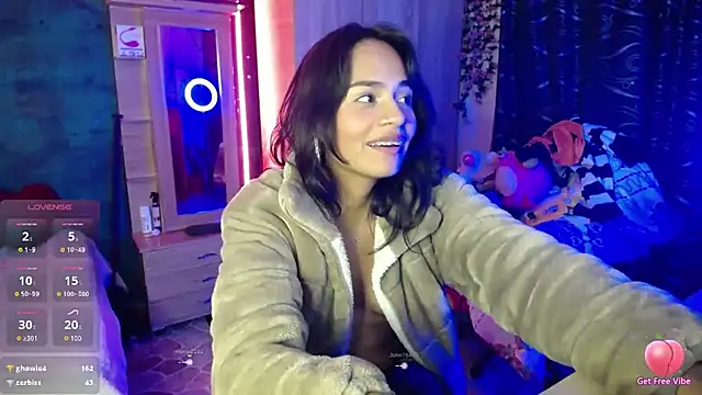 Snapshot of Samara_Beltran chatting on 2, 3, 2025 Samara Beltran online show from 2, 3, 2025
