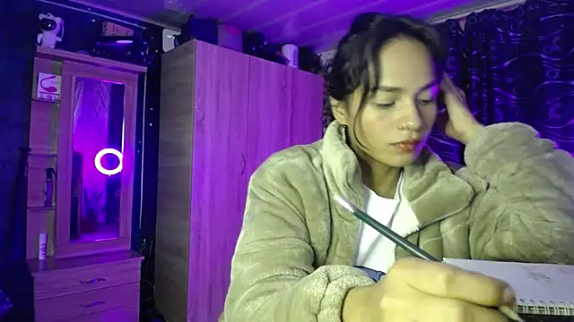 Snapshot of Samara_Beltran chatting on 3, 3, 2025 Samara Beltran online show from 3, 3, 2025