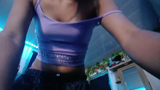 Snapshot of Samara_Beltran chatting on 5, 10, 2025 Samara Beltran online show from 5, 10, 2025