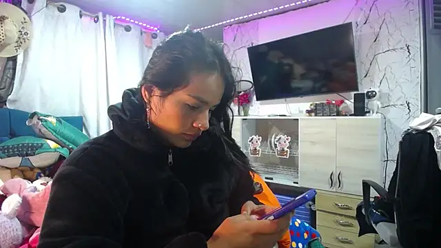 Snapshot of Samara_Beltran chatting on 23, 10, 2025 Samara Beltran online show from 23, 10, 2025