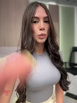 Snapshot of Im_Valentina chatting on 4, 7, 2026 Im Valentina online show from 4, 7, 2026