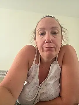 Wisie Cutie online show from 10, 5, 2026