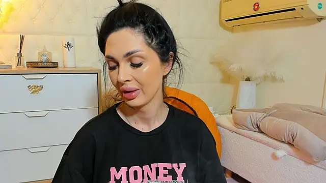 naughtycleo online show from 9, 4, 2026