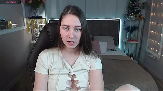 Snapshot of MollyBrams chatting on 7, 12, 2024 MollyBrams online show from 7, 12, 2024