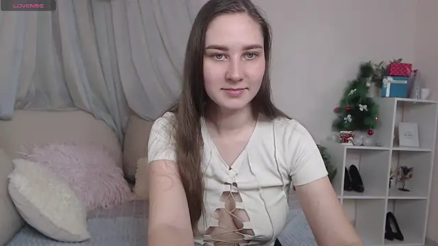 Snapshot of MollyBrams chatting on 8, 12, 2024 MollyBrams online show from 8, 12, 2024