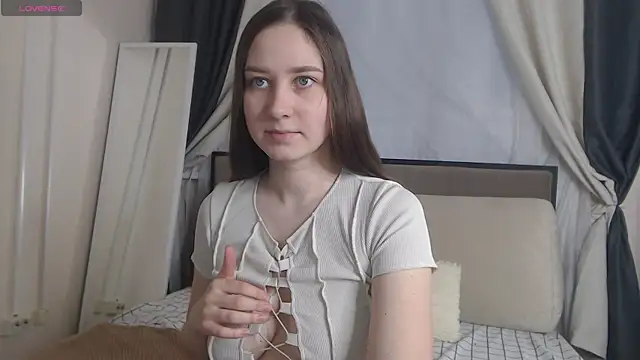 Snapshot of MollyBrams chatting on 2, 2, 2025 MollyBrams online show from 2, 2, 2025