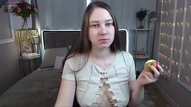 Snapshot of MollyBrams chatting on 10, 3, 2025 MollyBrams online show from 10, 3, 2025