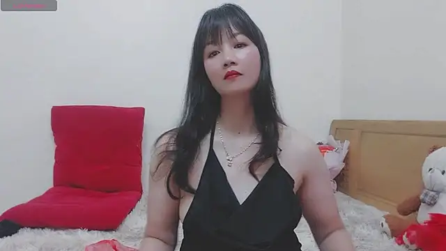 Holygirlsweet777 online show from 18, 2, 2025
