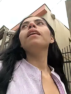 i am nina  online show from 9, 2, 2025