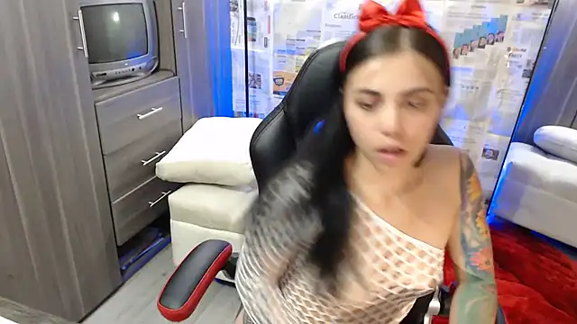 i am nina  online show from 15, 2, 2025