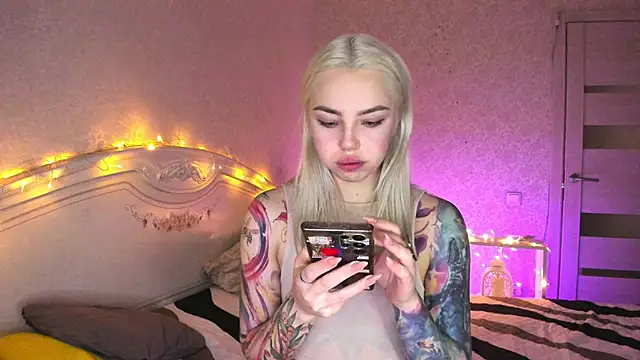 LillyMoure  online show from 5, 2, 2026