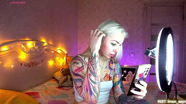 LillyMoure  online show from 21, 3, 2026