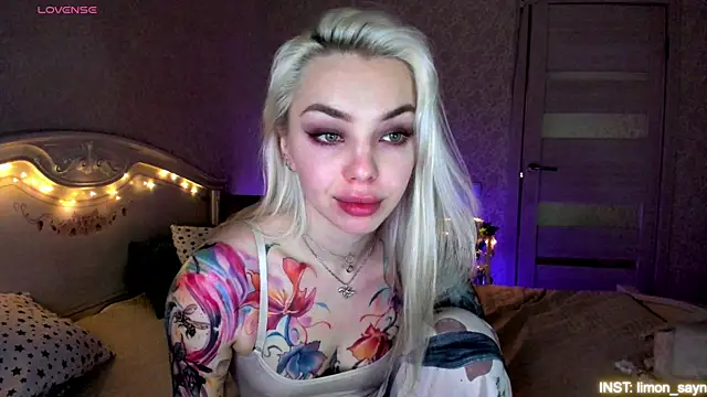 LillyMoure  online show from 28, 5, 2026