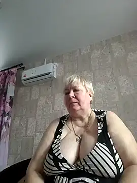 Snapshot of EffectFiona chatting on 6, 12, 2024 EffectFiona online show from 6, 12, 2024
