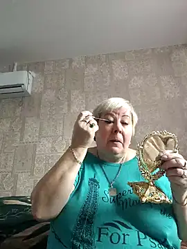 Snapshot of EffectFiona chatting on 8, 12, 2024 EffectFiona online show from 8, 12, 2024