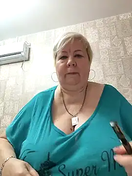Snapshot of EffectFiona chatting on 10, 12, 2024 EffectFiona online show from 10, 12, 2024