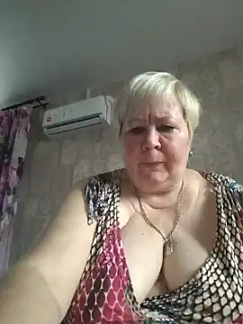 Snapshot of EffectFiona chatting on 18, 12, 2024 EffectFiona online show from 18, 12, 2024