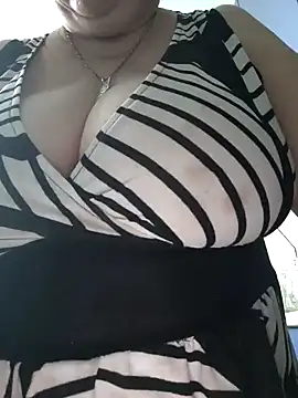 Snapshot of EffectFiona chatting on 24, 12, 2024 EffectFiona online show from 24, 12, 2024