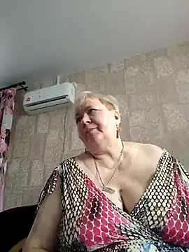 Snapshot of EffectFiona chatting on 30, 12, 2024 EffectFiona online show from 30, 12, 2024