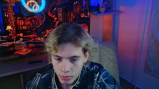 Snapshot of dimitri_tv chatting on 13, 10, 2025 dimitri tv online show from 13, 10, 2025