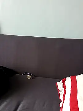 Prettybecs online show from 11, 2, 2025