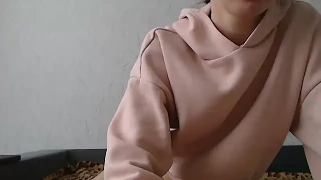 HoneyWiles online show from 12, 2, 2026