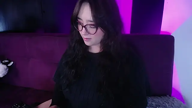 Miss Loise online show from 12, 12, 2024